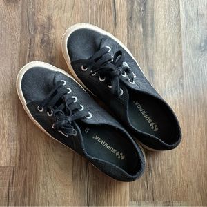 Superga - Classic Black Tennis Shoes